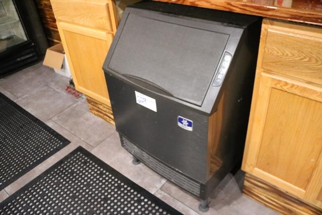 Manitowoc UD140A-161-B under counter ice machine – 2015 – 140# - air cooled