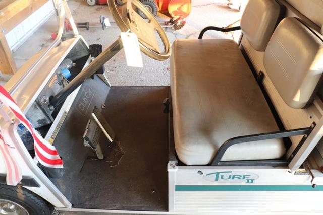 Club Car RG9923-767657 beverage cart - gas - 1,700 hours - should run but n