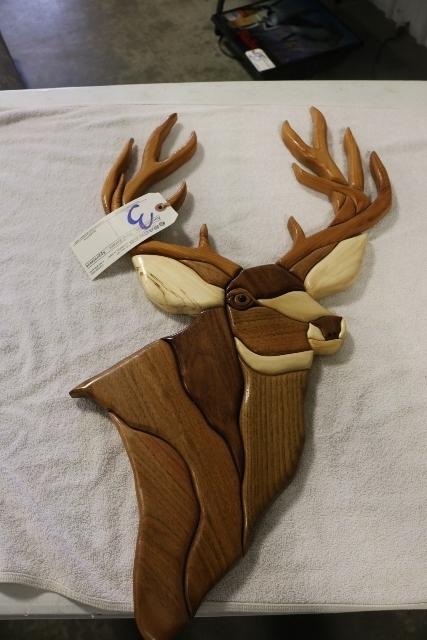 Wood decorative deer head -1 antler is loose