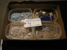 All to go - Costume Jewelry