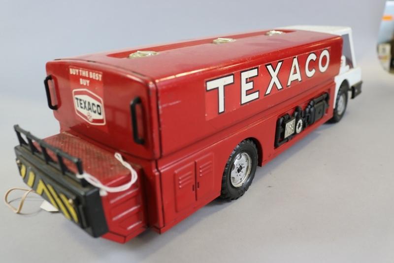 24" Brown & Bigelow Texaco fuel truck