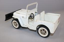 White metal Tonka jeep w/ snow plow