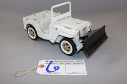 White metal Tonka jeep w/ snow plow