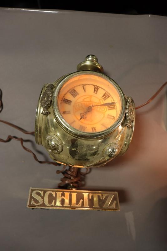 Pair to go - Schlitz register clocks