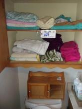 All to go - towels and shelf