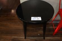 Black finish 12" round metal table