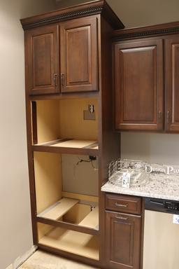 18' x 99" tall kitchen cabinet display - very nice - (dishwasher & refriger