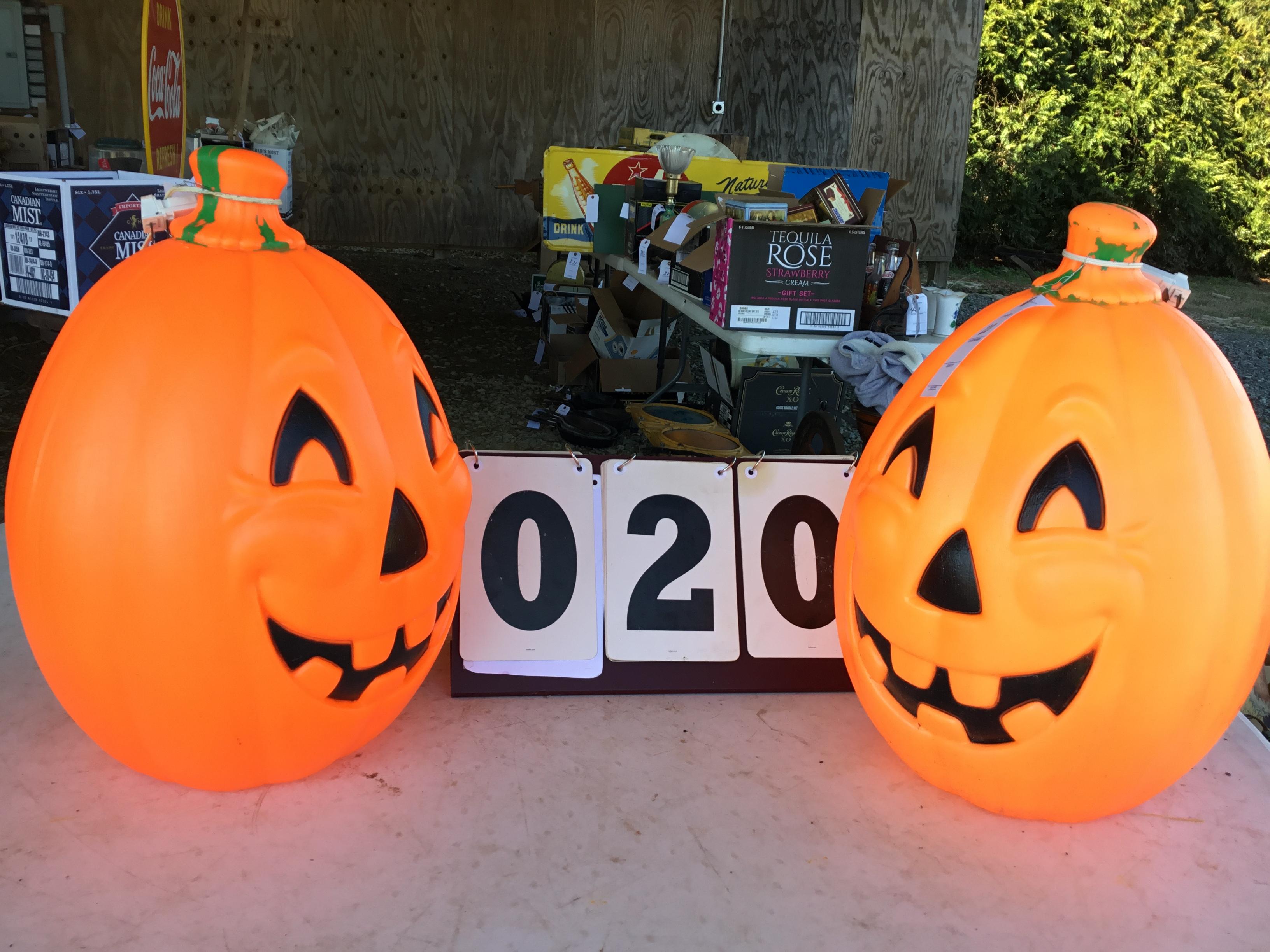 Pair of Jack-O-Lanterns, electric, approx. 21" tall