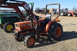 KUBOTA B8200 ROPS 4WD W/ 1840 LDR BUCKET