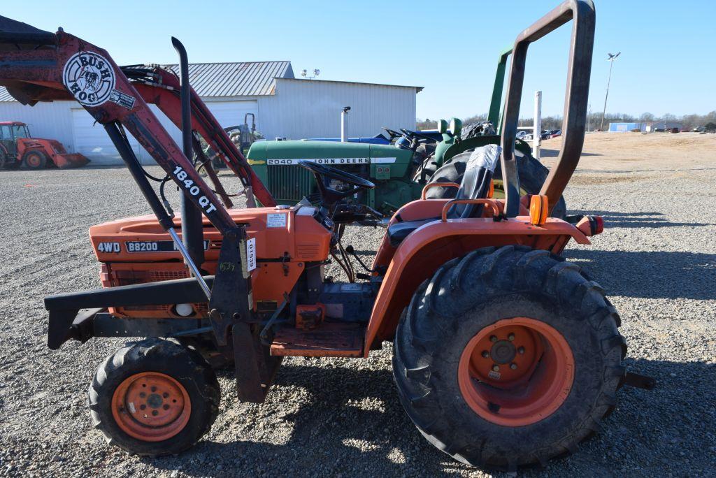 KUBOTA B8200 ROPS 4WD W/ 1840 LDR BUCKET