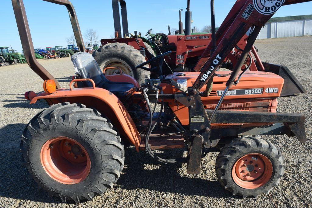 KUBOTA B8200 ROPS 4WD W/ 1840 LDR BUCKET