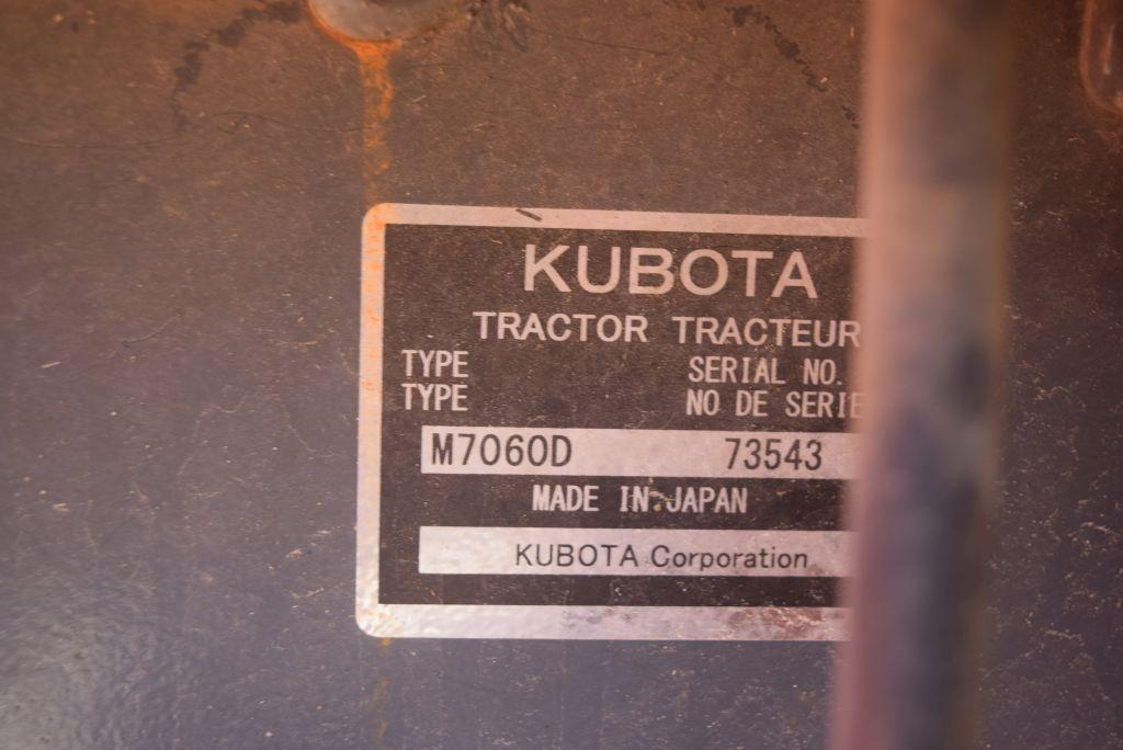 KUBOTA M7060 C/A 4WD W/ LDR BUCKETQ