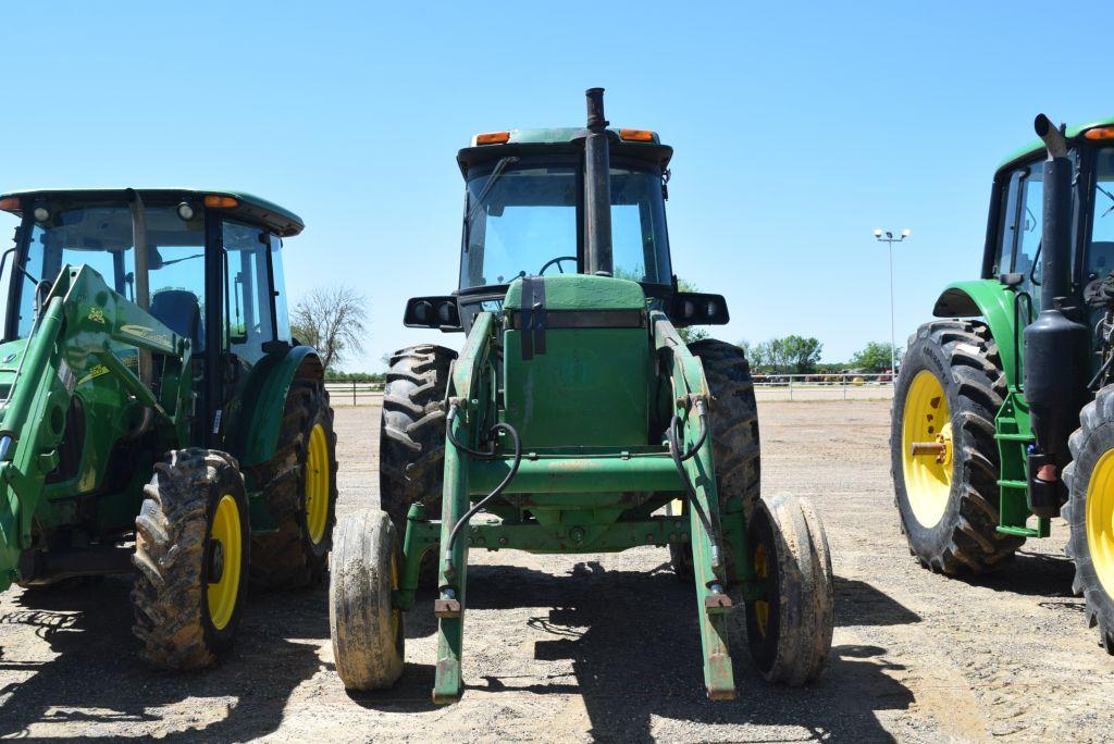 JD 4050 2WD C/A W/ LDR AND BUCKET 8886HRS. WE DO NOT GAURANTEE HOURS