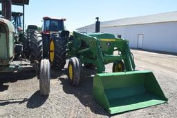 JD 2640 2WD W/ LDR AND BUCKEDT