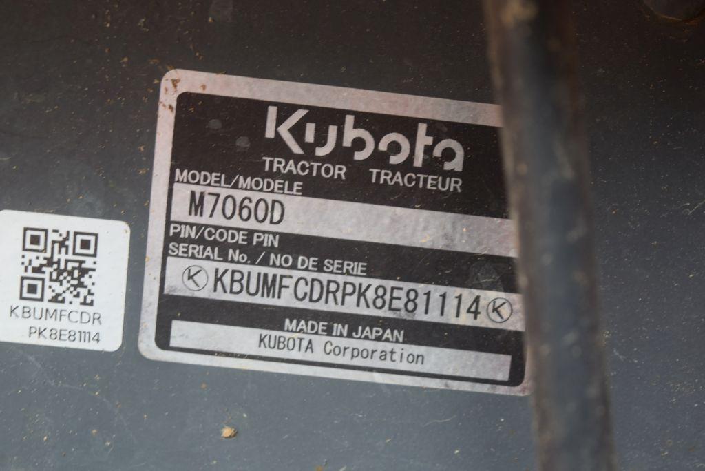 KUBOTA M7060 4WD CANOPY W/ LDR AND BUCKET