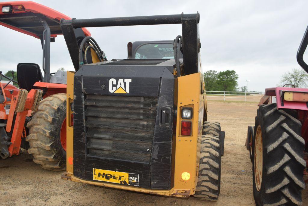 CATERPILLAR 272D2 SKID STEER