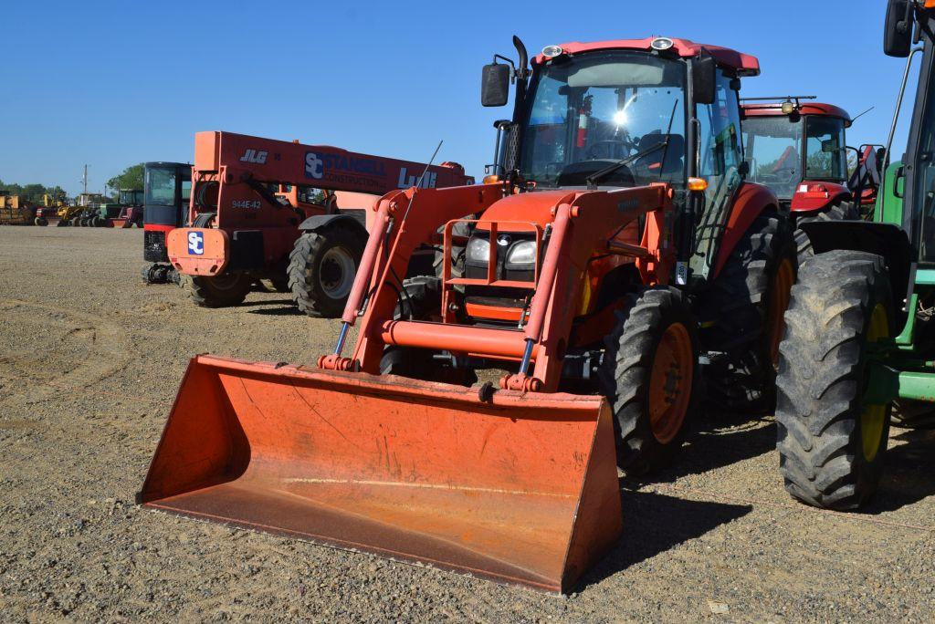 KUBOTA M7040 C/A 4WD W/ LDR BUCKET