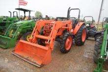 KUBOTA M7040 ROPS 4WD W/ LDR BUCKET