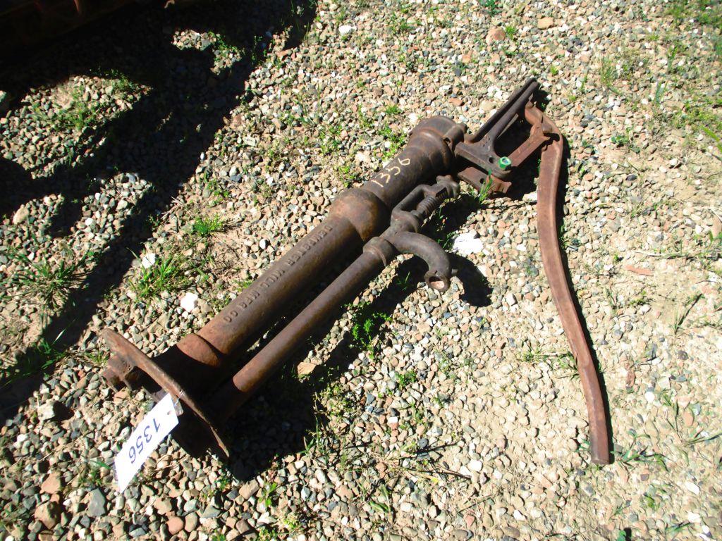 ANTIQUE WELL PUMP