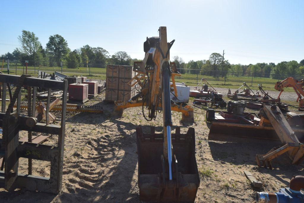 BACKHOE ATTACHMENT