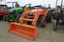 KUBOTA MX5200 ROPS 4WD W/ LDR AND BUCKET 740HRS. WE DO NOT GAURANTEE HOURS