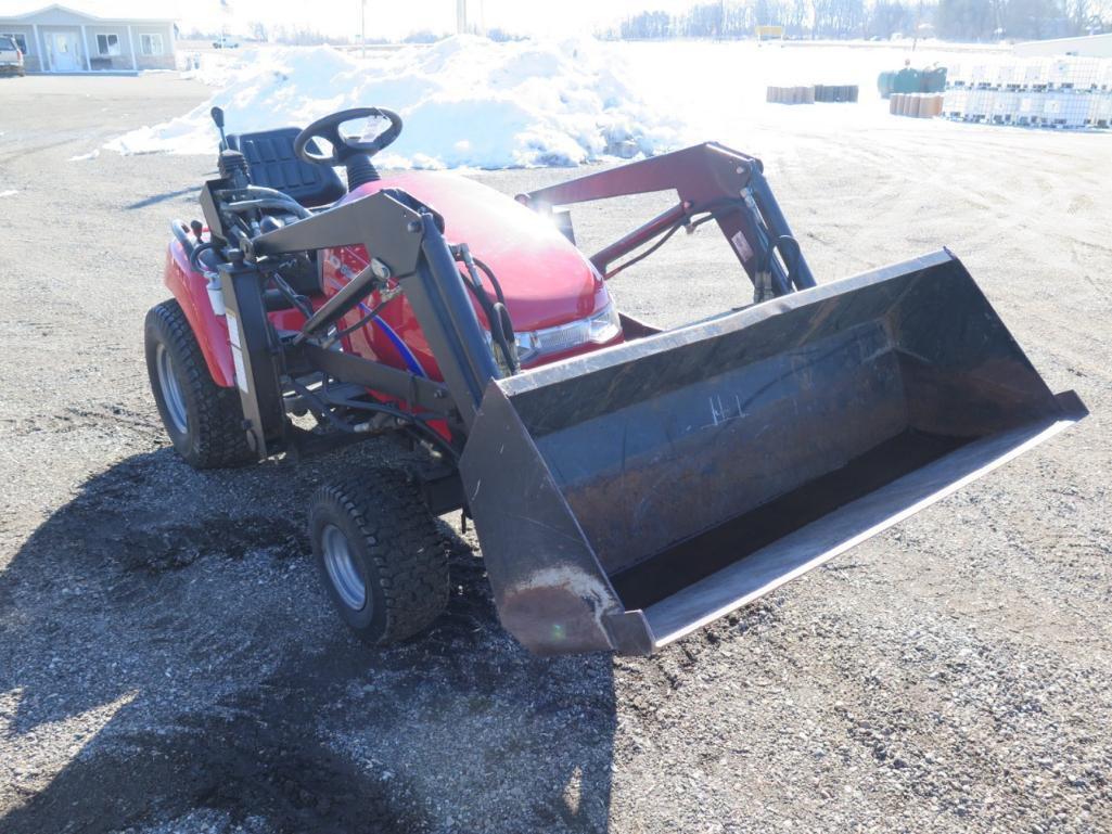 Simplicity legacy with 4' loader, 60" deck and 60" broom, weights, 977hrs,