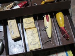 Vintage outing tackle box w/fishing lures & tackle - Heddon, LeMaster & Sch