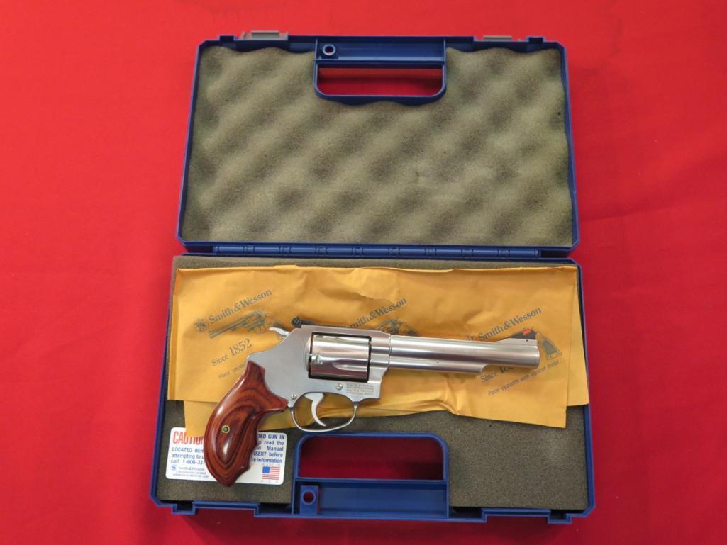 Smith & Wesson model 60-18 .357mag 6 shot revolver, 5" barrel, stainless, l