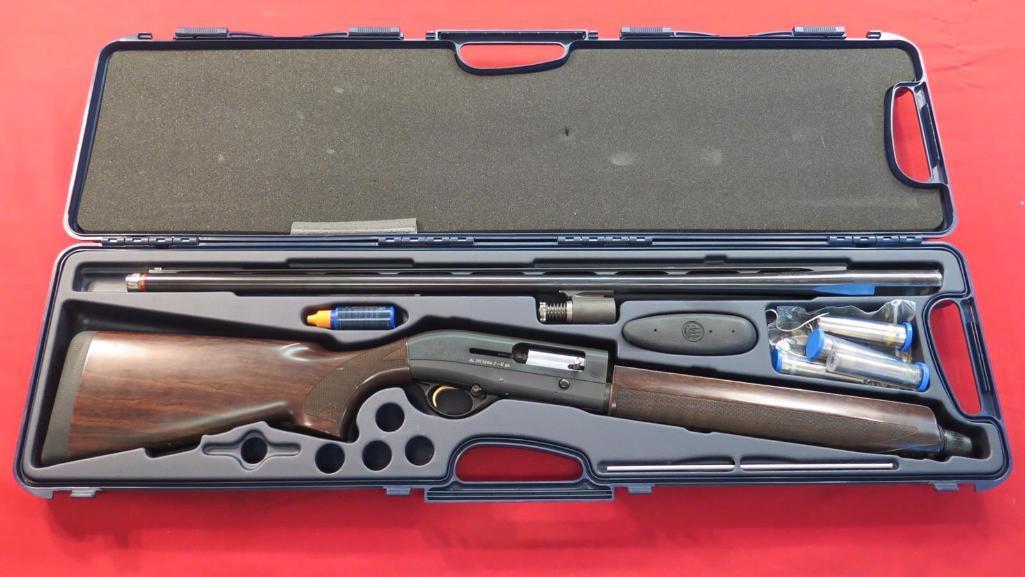 Beretta AL391 Urika 2 12ga semi auto, complete sporting set chokes, in case