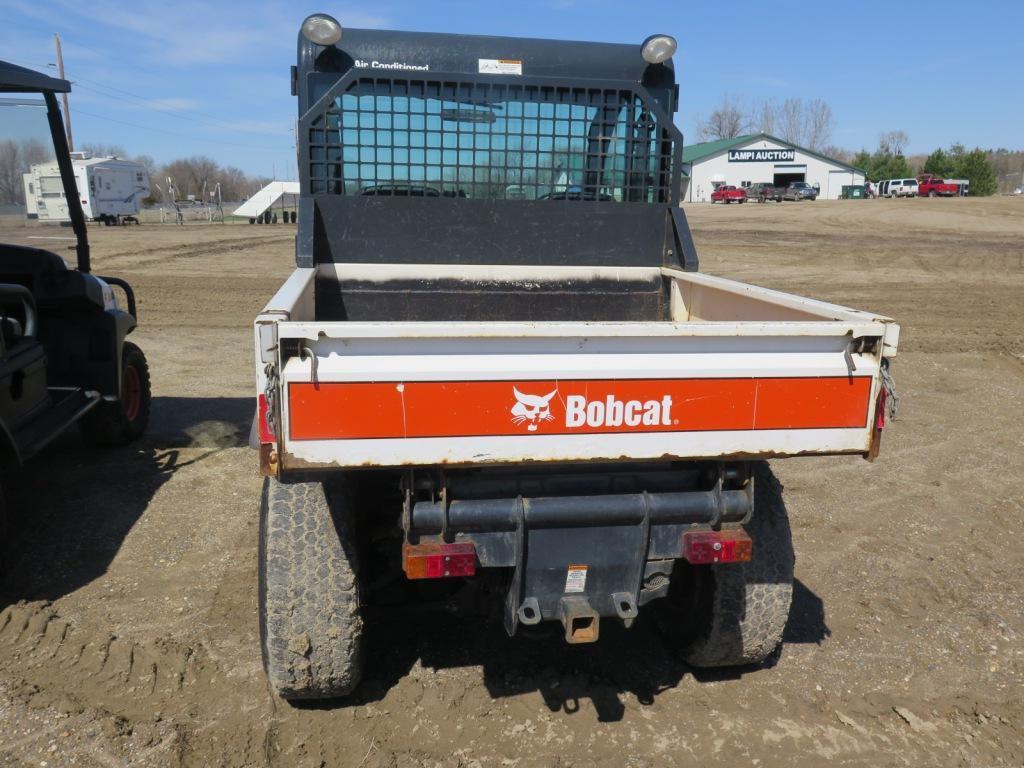 2009 Bobcat diesel Toolcat 5600 hi flow, hyd bob-tach, 66" material bucket,