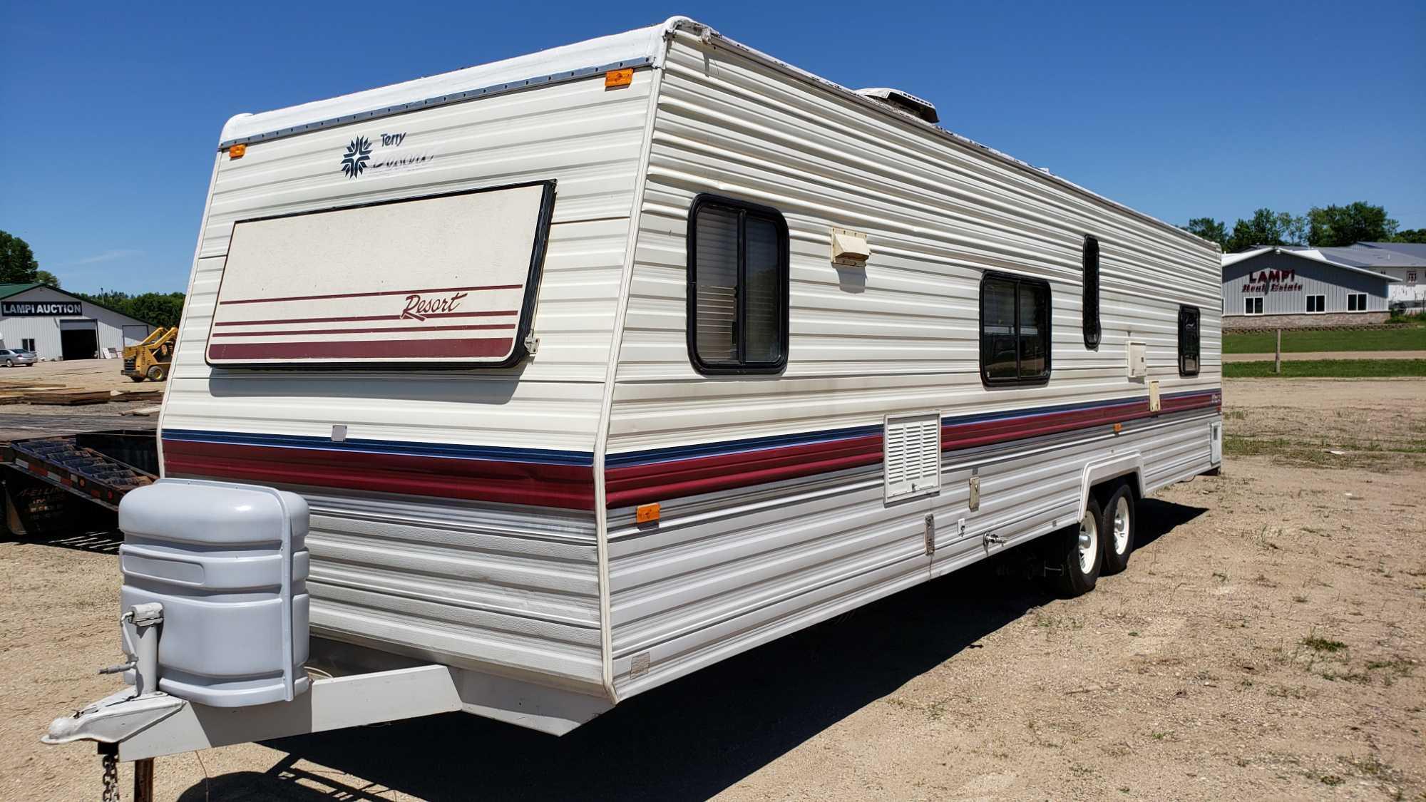 1990 Fleetwood Terry RX Resort 32' camper, tandem axle, A/C, furnace, outdo