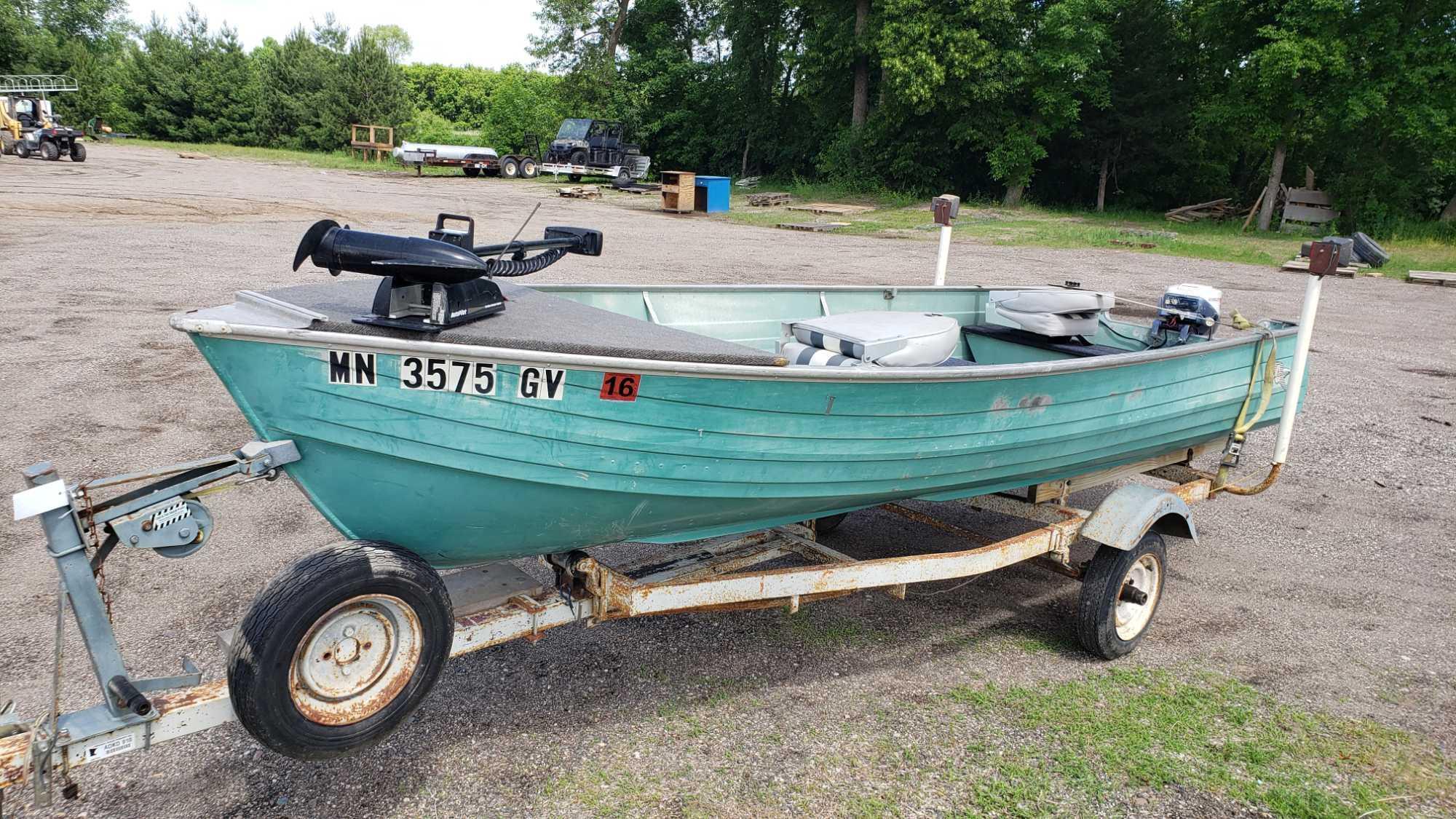 16' Crestliner with Evinrude 15hp and trolling motor (both run) on 1996 Hom