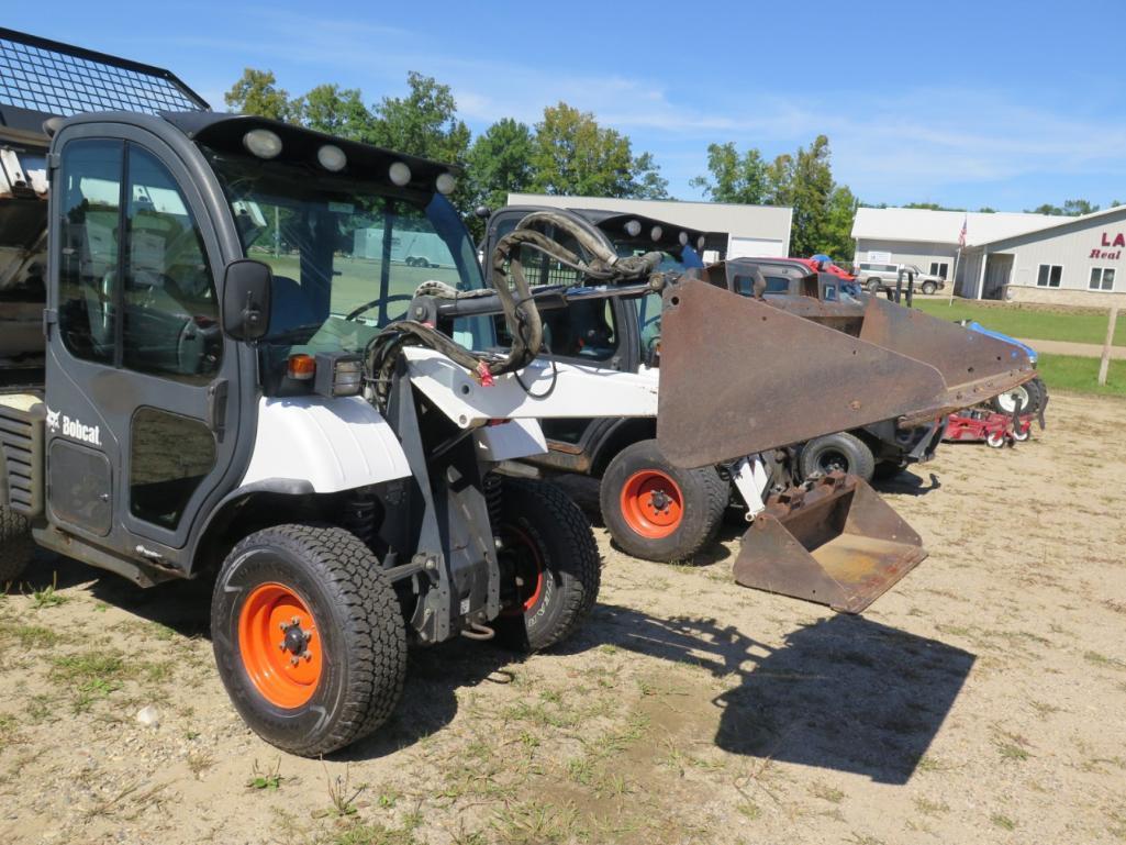 2007 Bobcat Turbo 5600 Diesel Toolcat, 5' bucket, hyraulic dump, heat, radi