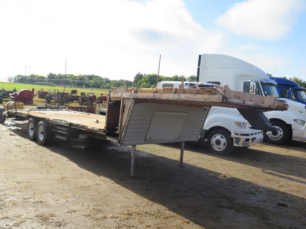 30' 5th Wheel flatbed, nonlicensed~1558