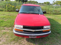 2000 Chev Blazer, 178,375mi, with good tires, 4x4 works, no radio, turns ov