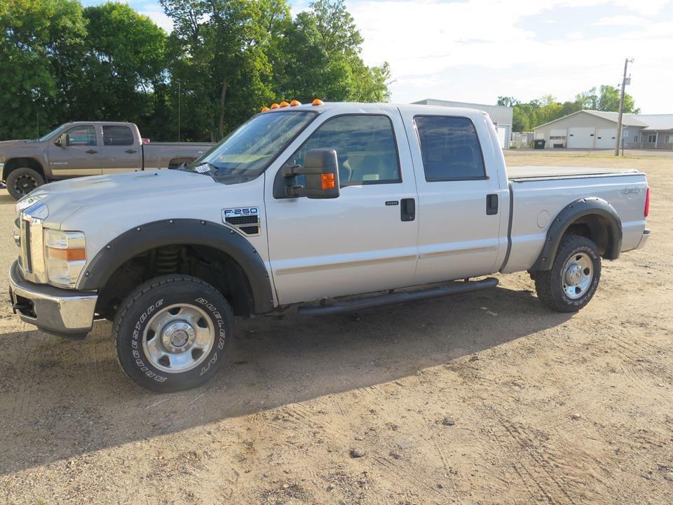 2008 Ford F250 Super Duty Triton V10 6.7L Gas. Runs Great! Approximately 26