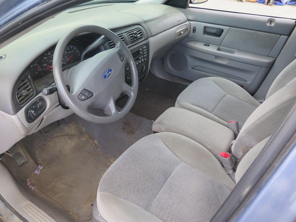 2000 Ford Taurus, 204970 miles (Transfer & License Fees will Apply)