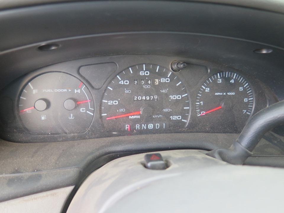 2000 Ford Taurus, 204970 miles (Transfer & License Fees will Apply)