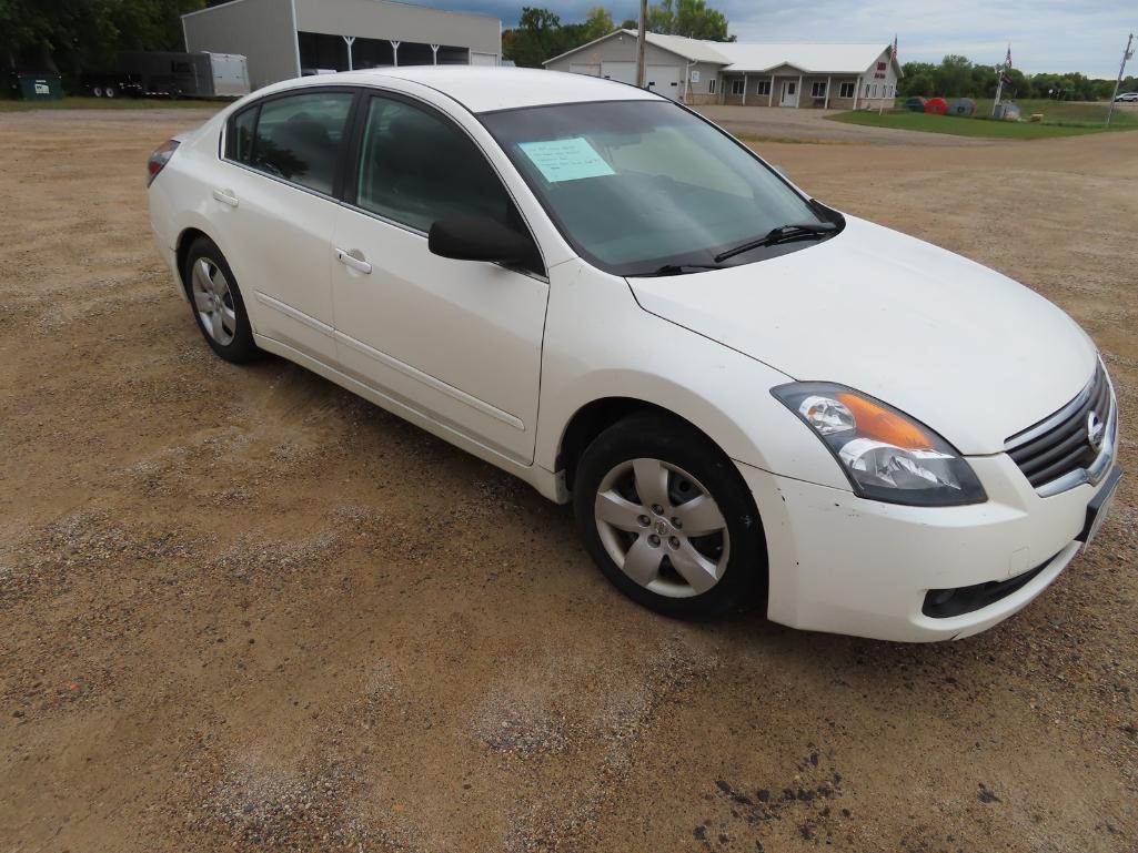 2008 Nissan Altima 2.5S 4 door sedan, runs, drives, Good AC & Heater, 268,1