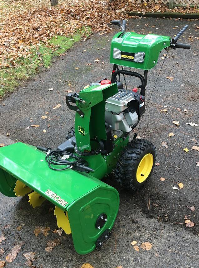 John Deere 1330SE Snowblower