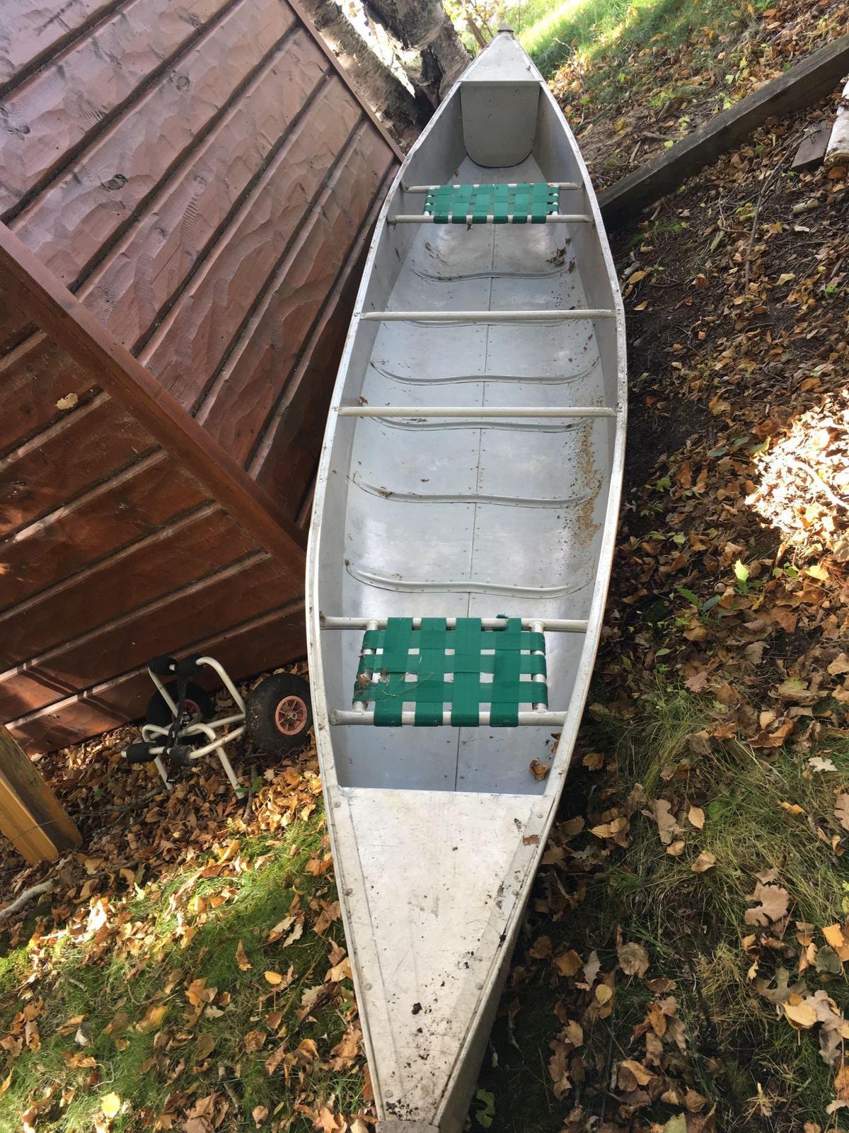 17 foot aluminum canoe