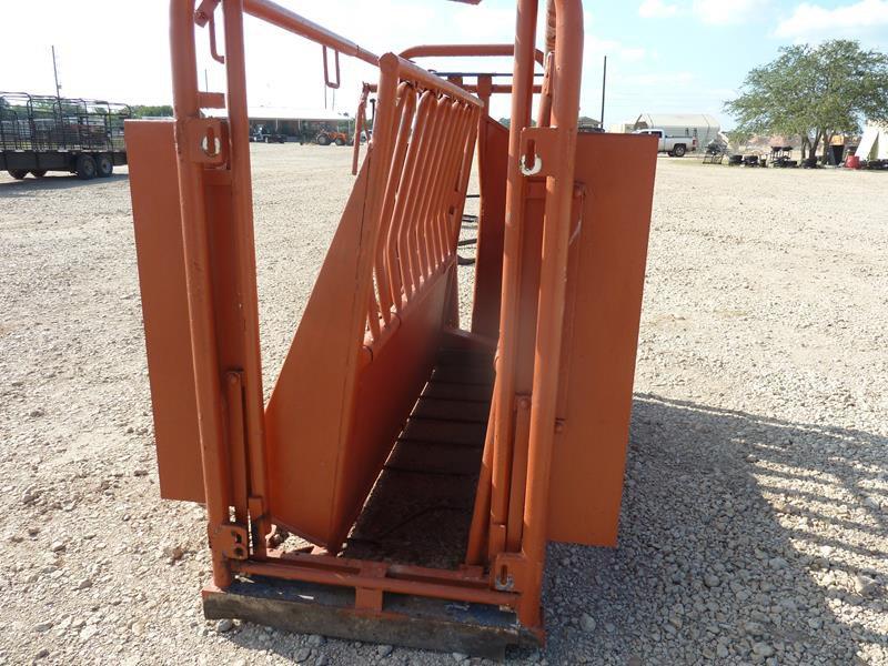 HD CATTLE SQUEEZE CHUTE