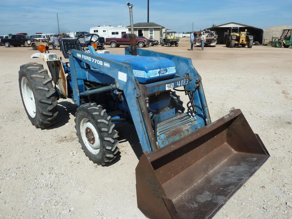 FORD 1710 TRACTOR  WITH FORD 77B FE LOADER