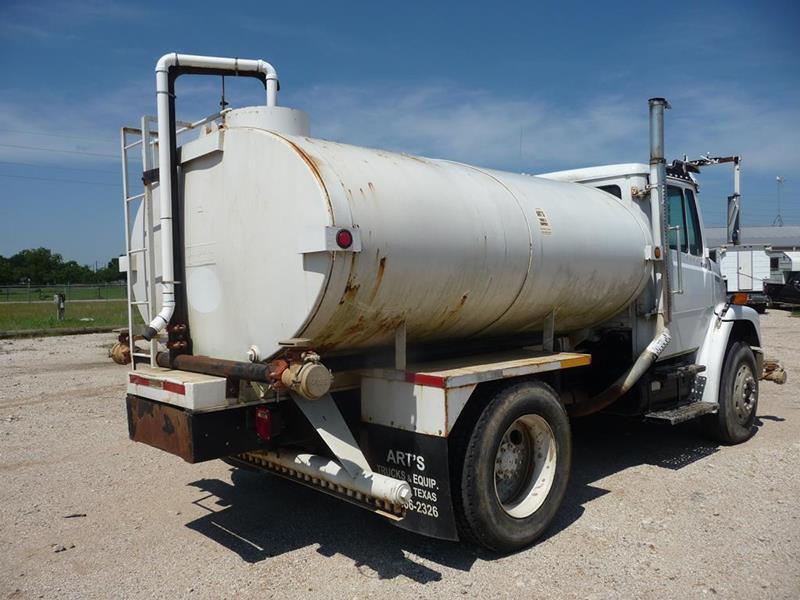 2000 FREIGHTLINER FL70 WATER TRUCK