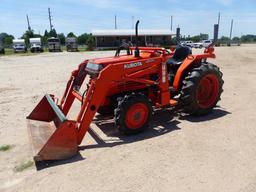 KUBOTA L2350 TRACTOR W/KUBOTA LB400 FE LOADER