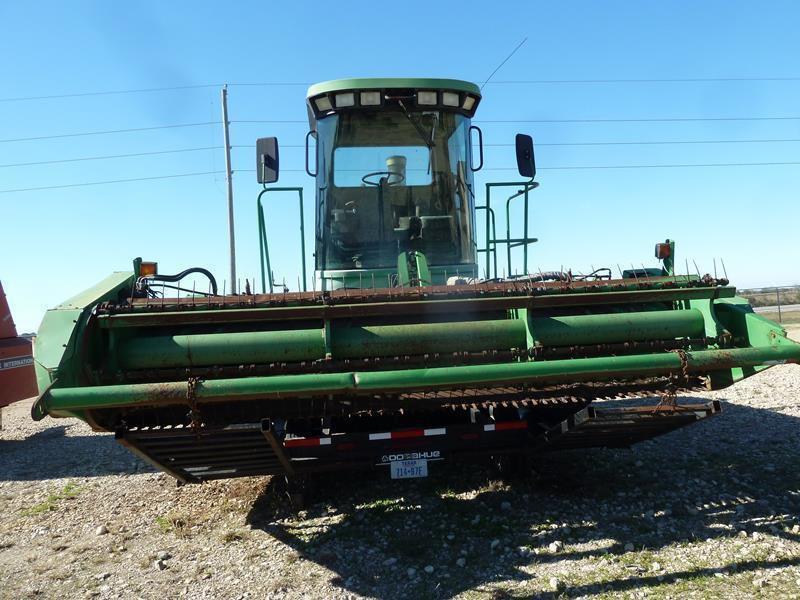 JD 4890 SP WINDROWER