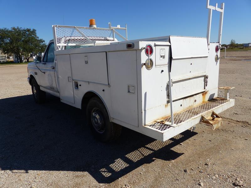 1988 FORD F350  1 TON TRUCK