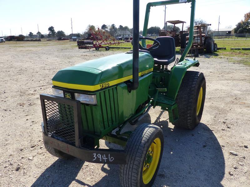 JD 790 TRACTOR