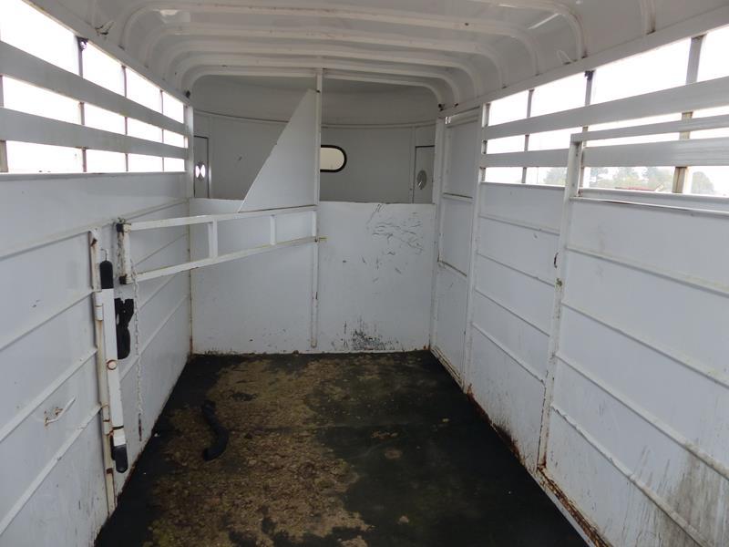 2007 CM 16' BP STOCK/HORSE TRAILER