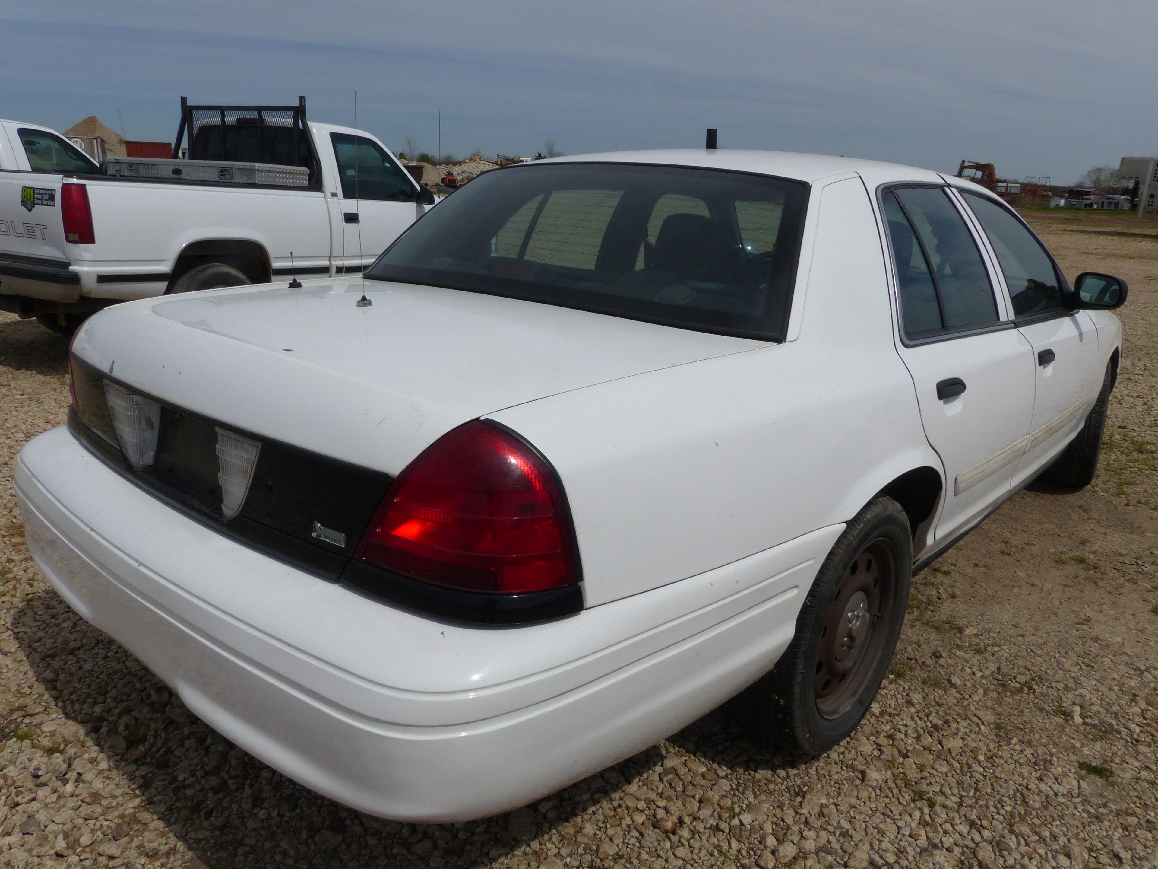 2010 FORD CROWN VICTORIA